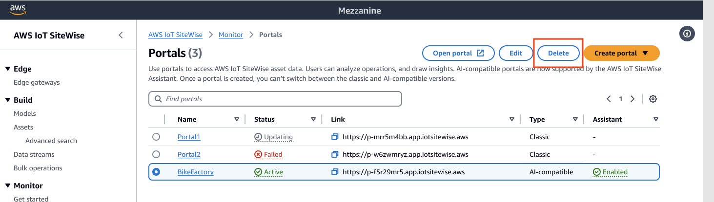 Portal details page with Delete highlighted.