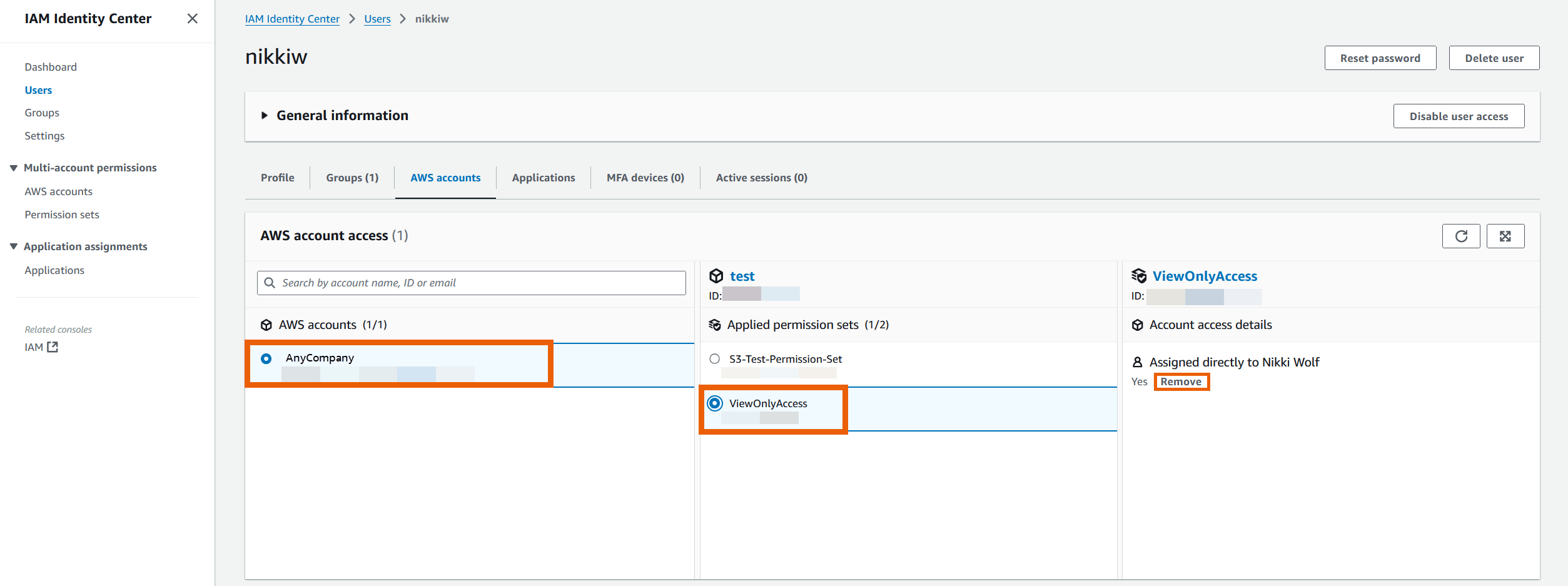 Amazon Web Services 账户 IAM Identity Center 控制台中的选项卡。