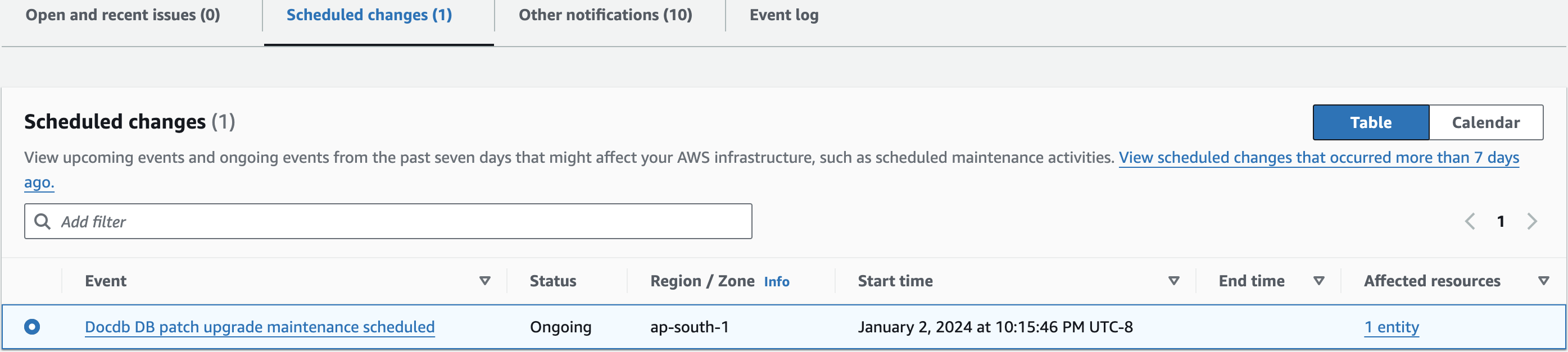 Amazon DocumentDB 控制台显示引擎补丁升级的“计划更改”选项卡。