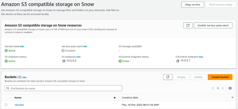Snow 系列设备上与 Amazon S3 兼容的存储资源屏幕，显示服务状态为“活动”及其活动端点。